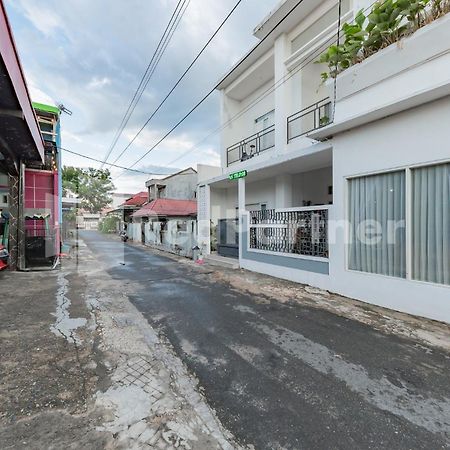 Ana Guest House Syariah Mitra Reddoorz Banjarbaru Extérieur photo