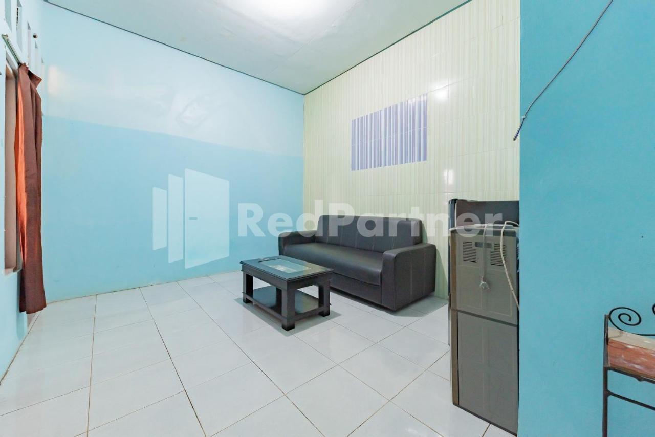 Ana Guest House Syariah Mitra Reddoorz Banjarbaru Extérieur photo