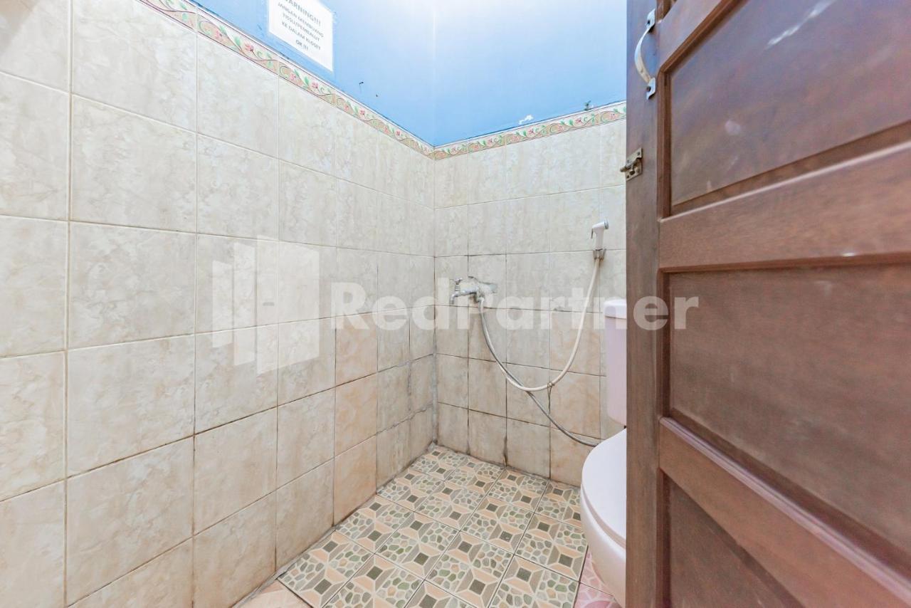 Ana Guest House Syariah Mitra Reddoorz Banjarbaru Extérieur photo