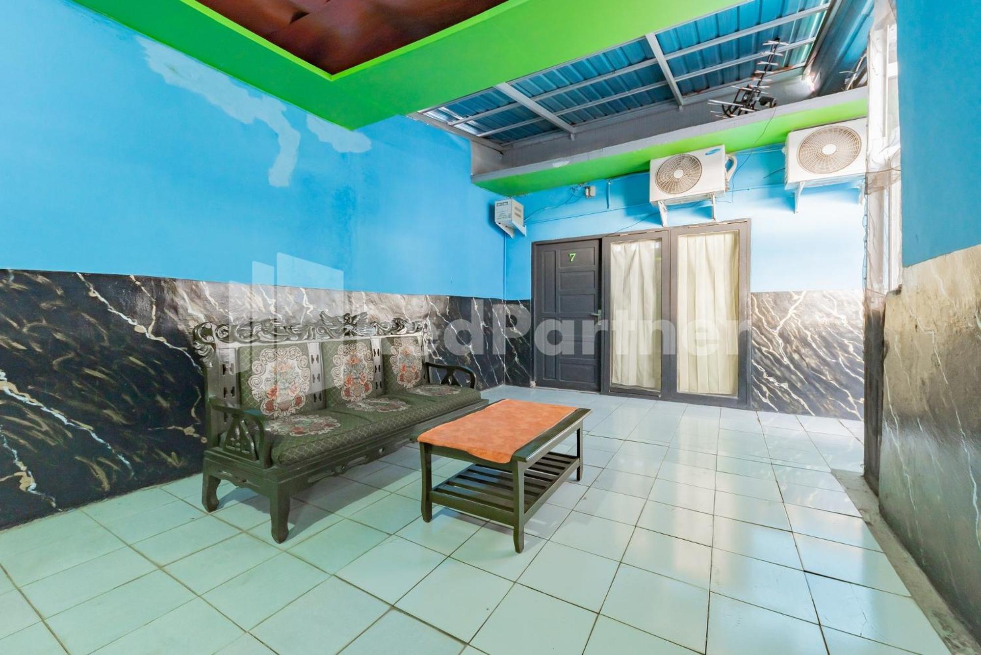 Ana Guest House Syariah Mitra Reddoorz Banjarbaru Extérieur photo